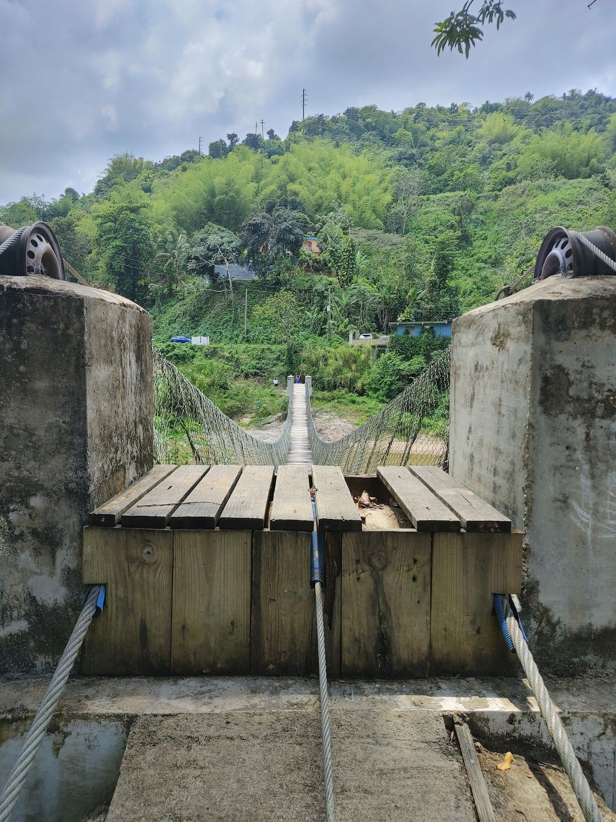 Puente Colgante Adjuntas