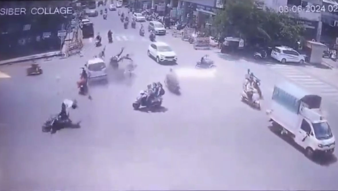 Elderly adult dies after hitting four motorcycles with his vehicle