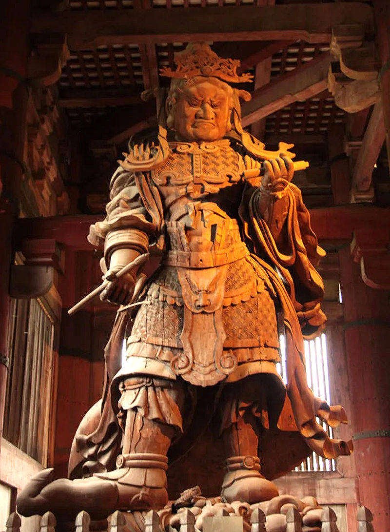 Posąg strażnika w Tōdai-ji, Nara