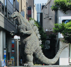 Rzeźba Godzilli w dzielnicy Ginza w Tokio, Japonia