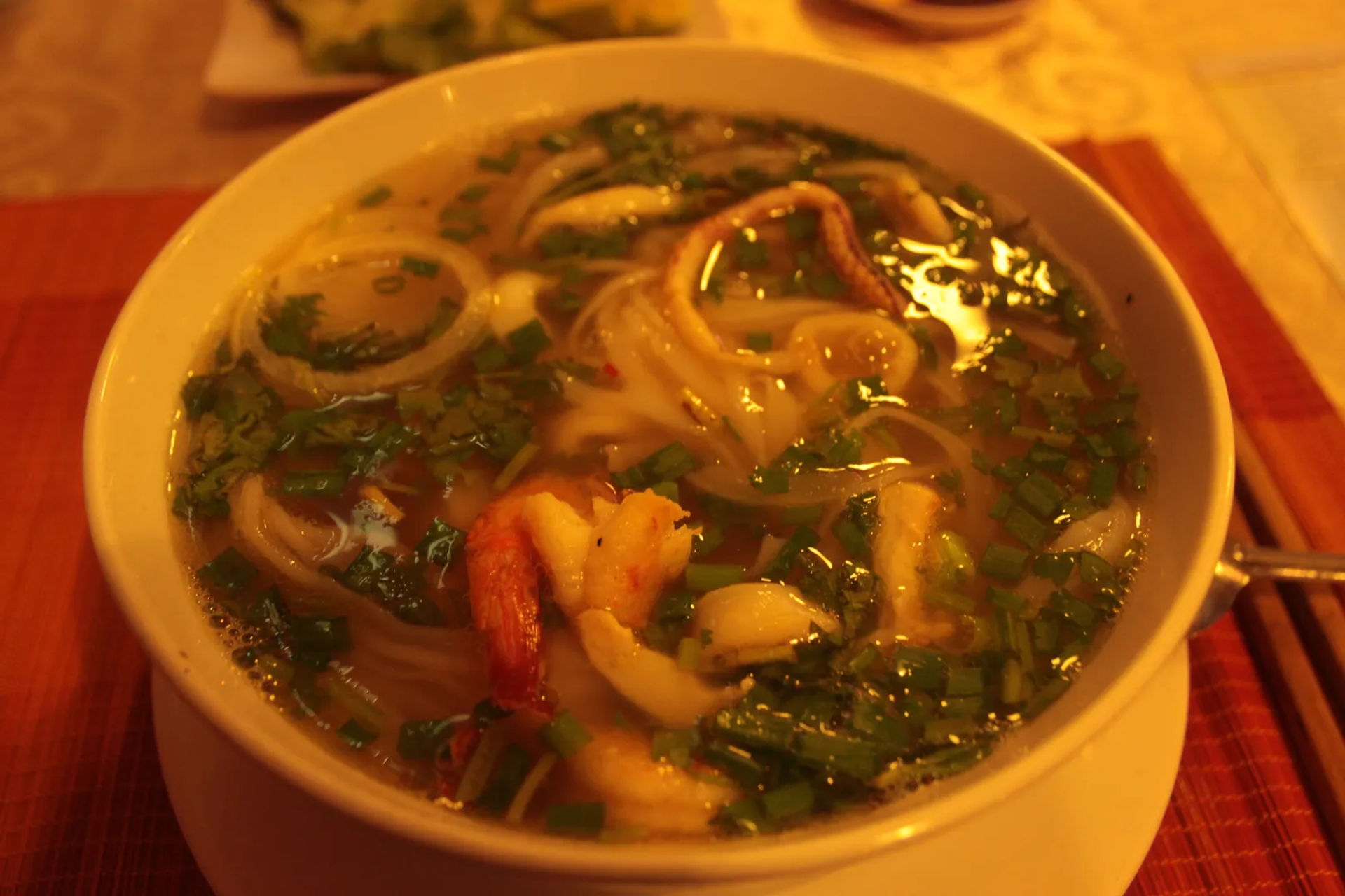 zupa pho z krewetkami, Wietnam