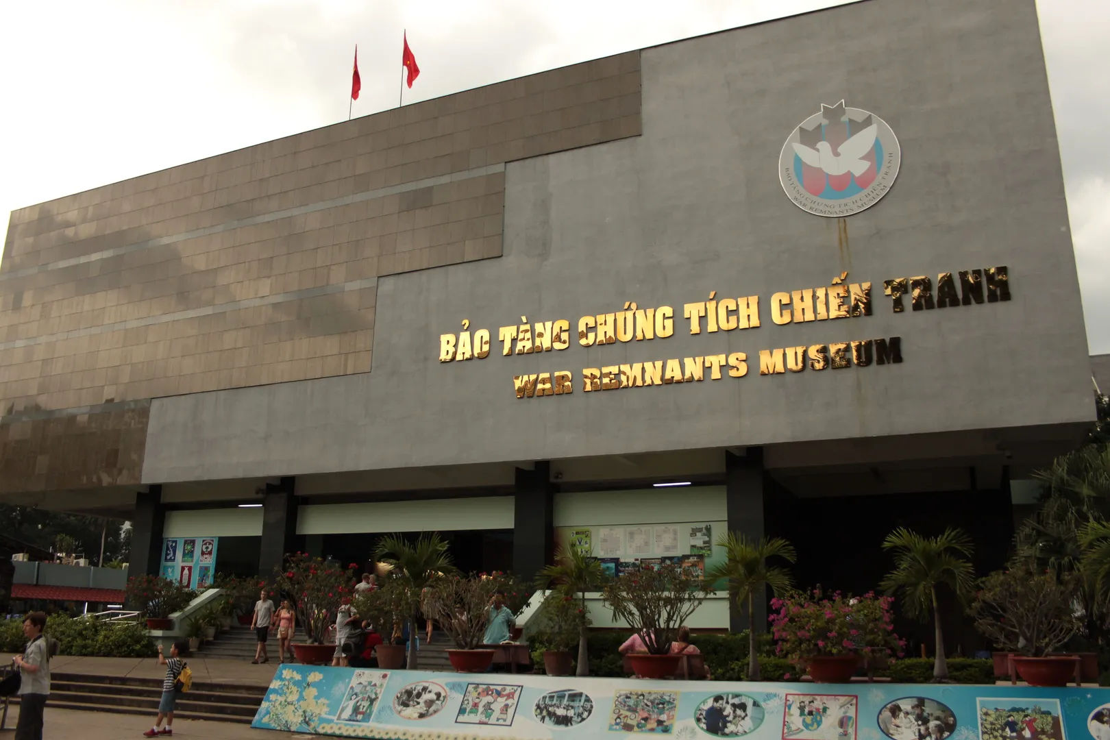 Budynek muzeum Pozostałości Wojennych w Ho Chi Minh