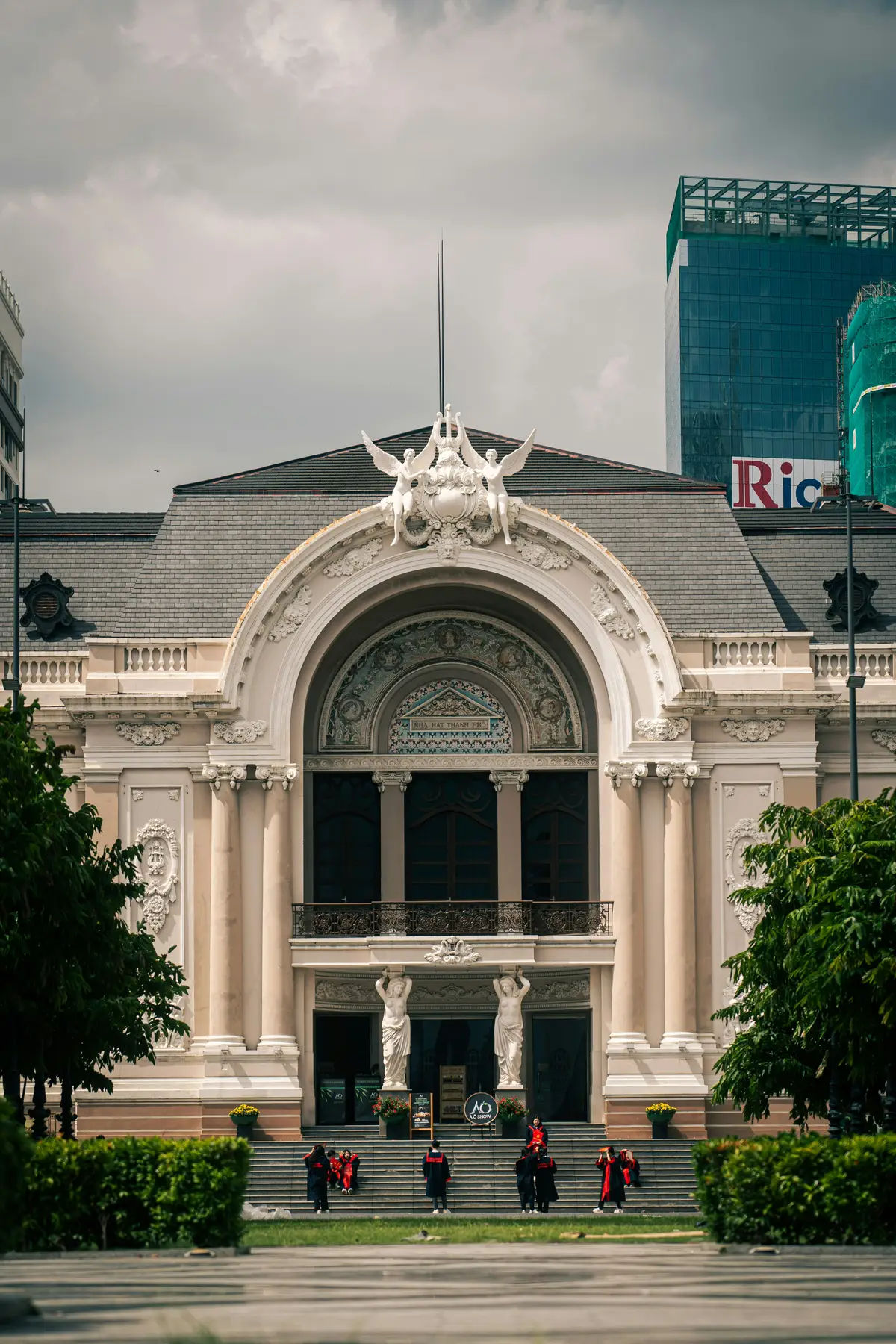 Opera Sajgońska, Ho Chi Minh