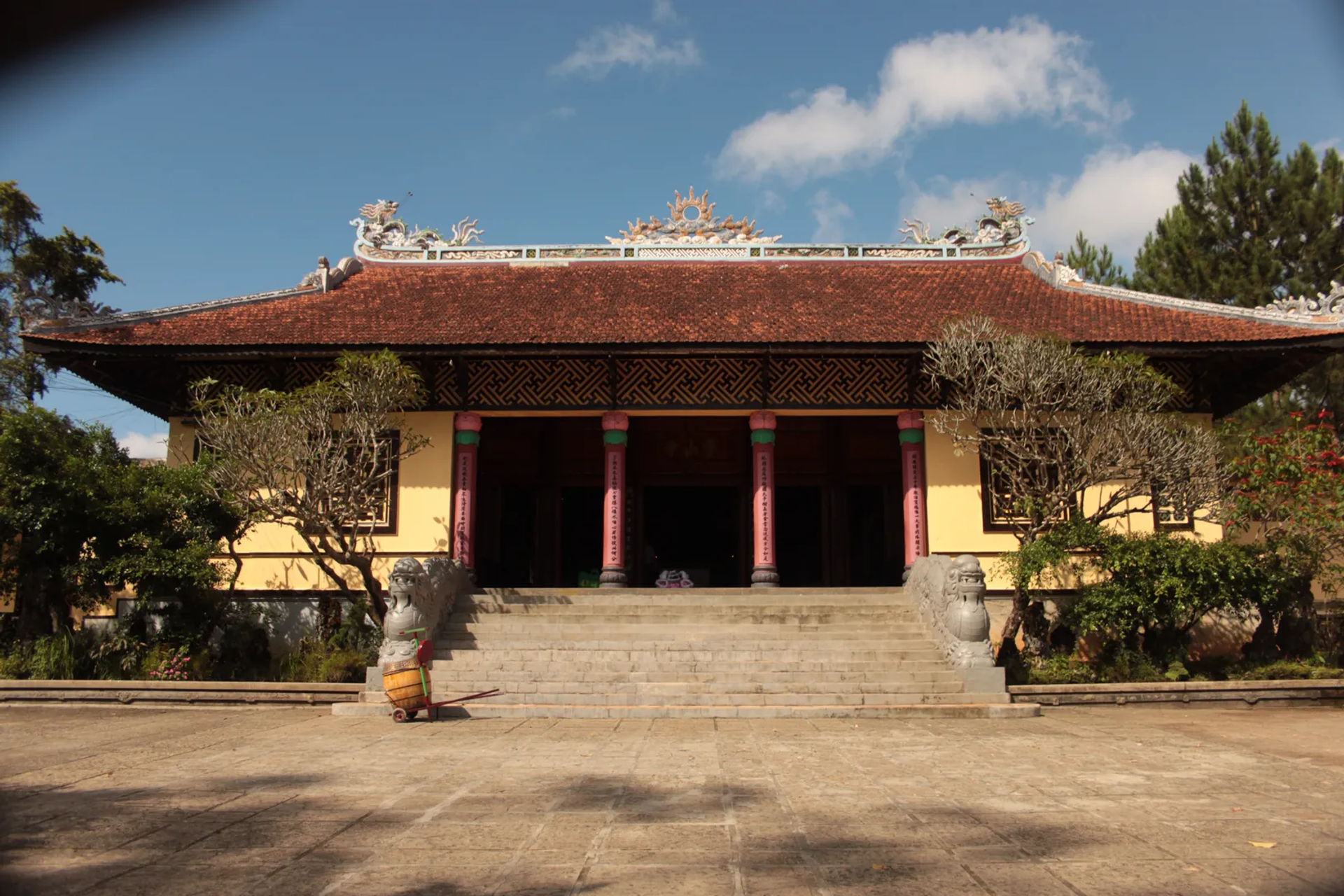 Buddyjska świątynia Linh Sơn w Dalat