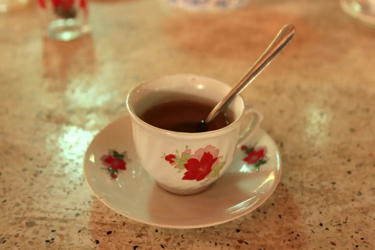 Pszczoły na ramkach ula na farmie miodu w delcie Mekongu w Wietnamie.