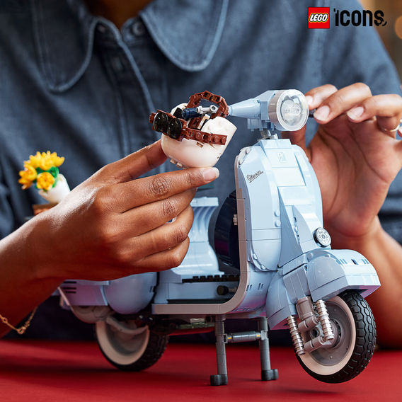 LEGO® Icons Vespa 125