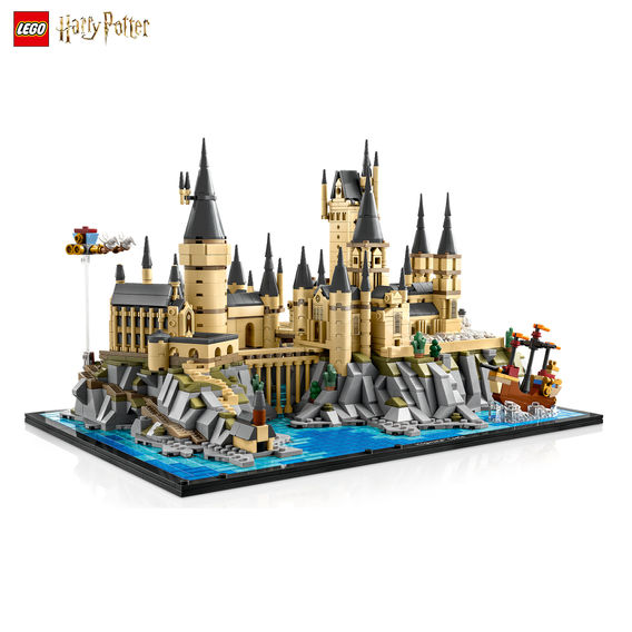 LEGO® Harry Potter™ Hogwarts™ Castle and Grounds