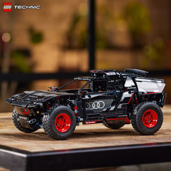 LEGO® Technic™ Audi RS Q e-tron