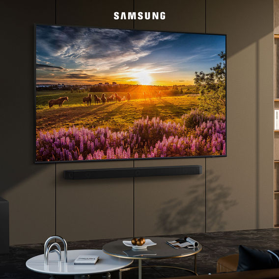 Samsung QLED 4K Smart TV - 55in