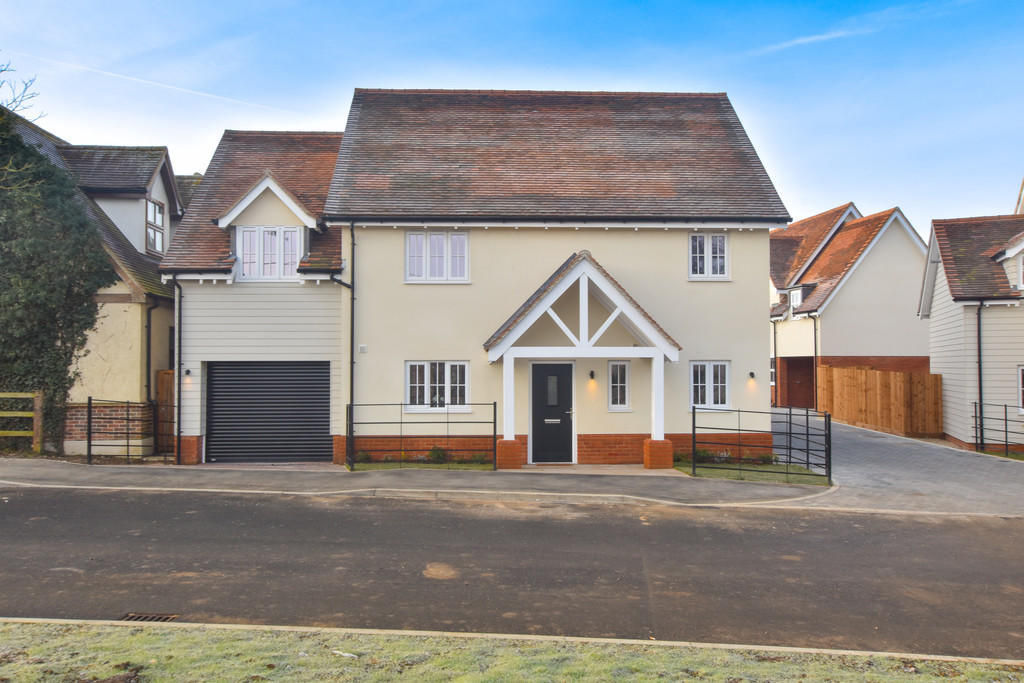 New Build 4 Bedroom Detached Home in Felsted, Essex Home Staging and