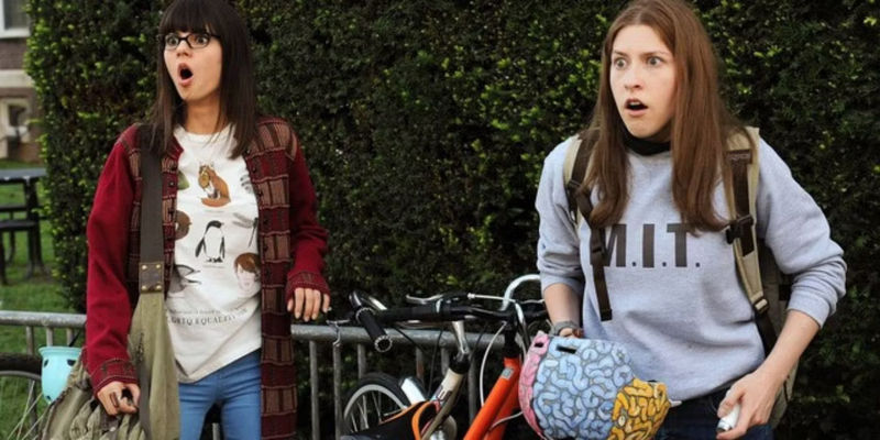 Victoria Justice as Jodi and Eden Sher as Mindy in The Outcasts.