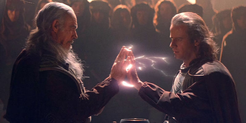 Sean Connery and Christopher Lambert as Ramirez and Connor in Highlander II: The Quickening with static energy in their hands.