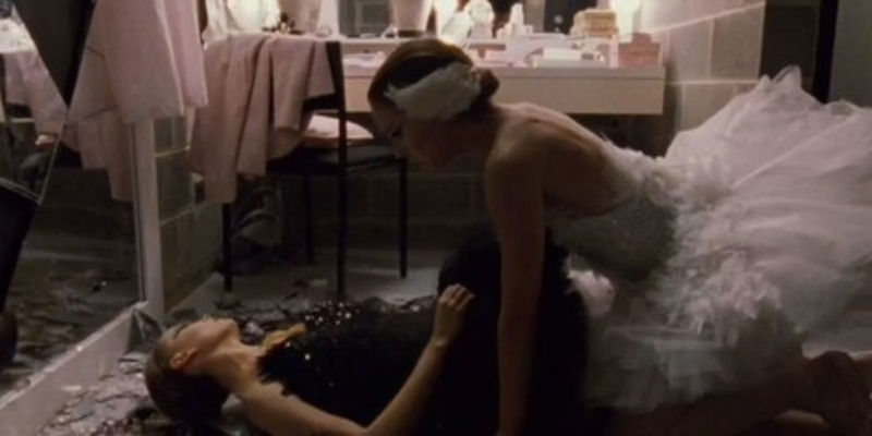 Nina kills Lily in Black Swan