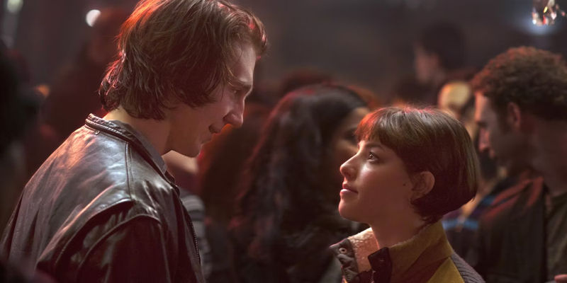 Paul Dano as Nick Flynn and Olivia Thirlby as Denise in Being Flynn.