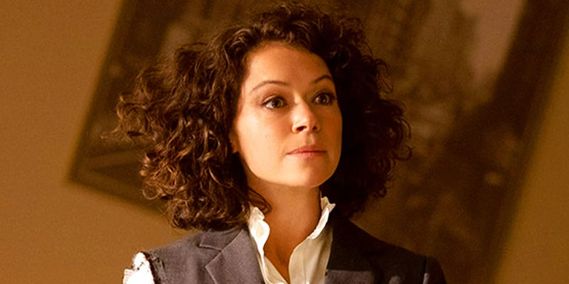 Jennifer Walters in court with torn clothes in She-Hulk Attorney at Law