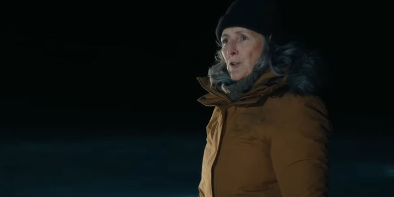 Rose talking to Travis in True Detective season 4