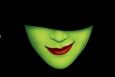 Wicked: Bước Ngoặt Của Phim Ăn Khách Trên Sân Khấu Broadway