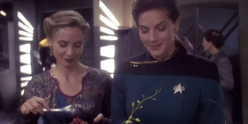 Susanna Thompson as Lenara Kahn and Terry Farrell as Jadzia Dax in DS9 Rejoined