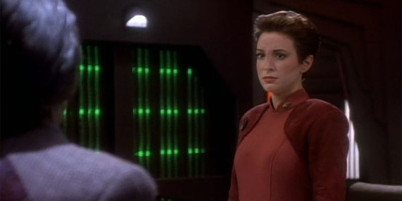 Major Kira confronts Marritza in Star Trek: Deep Space Nine 