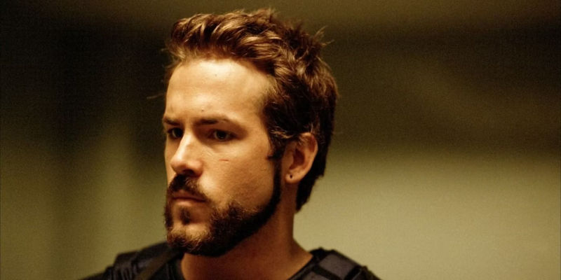 Hannibal King looking to the left in Blade: Trinity.