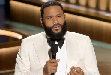 The Epic Battle: Anthony Anderson vs. The Chair