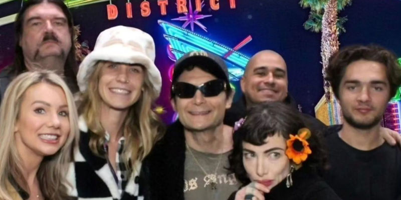 Rock of love daisy de la hoya with family and friends