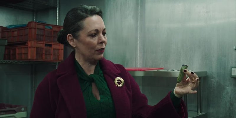 Olivia Colman as Sonya Falsworth holding a severed Skrull finger in Secret Invasion Season 1 Episode 2
