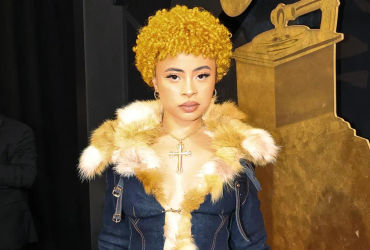 The Fashion Revival: Ice Spice's Retro Glam at the 2024 Grammys