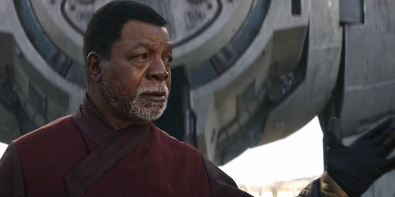 Carl Weathers as Greef Karga speaks to the Mandalorians in The Mandalorian season 3 episode 5