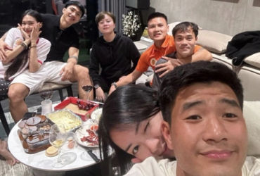 Những Khoảnh Khắc Đáng Nhớ Tại Bữa Tiệc Tất Niên Của Nhóm Bạn Thân