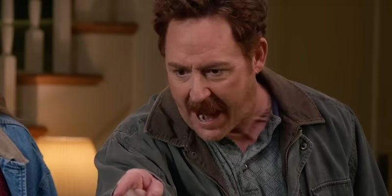 Scott Grimes as Matty pointing and yelling in Ted