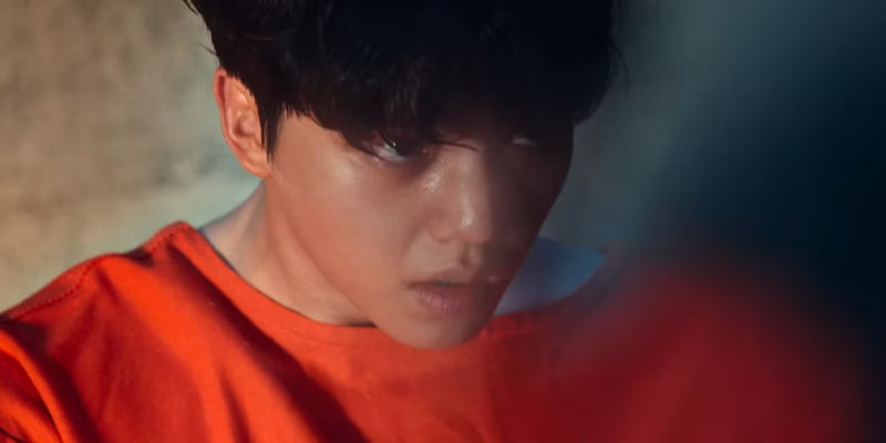 Song Kang as Cha Hyun-su looking angry in Sweet Home season 2, episode 3