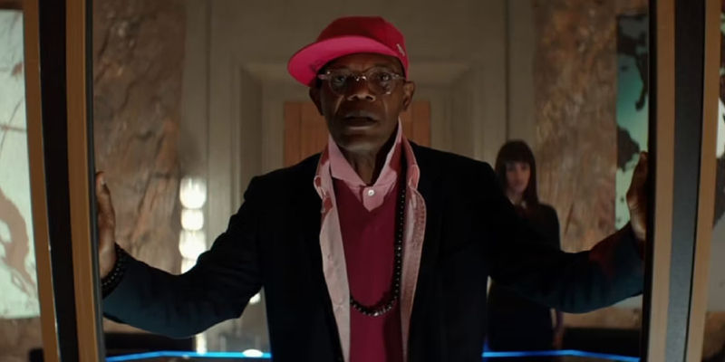 Samuel L Jackson as Richmond Valentine opening a door in Kingsman: The Secret Service