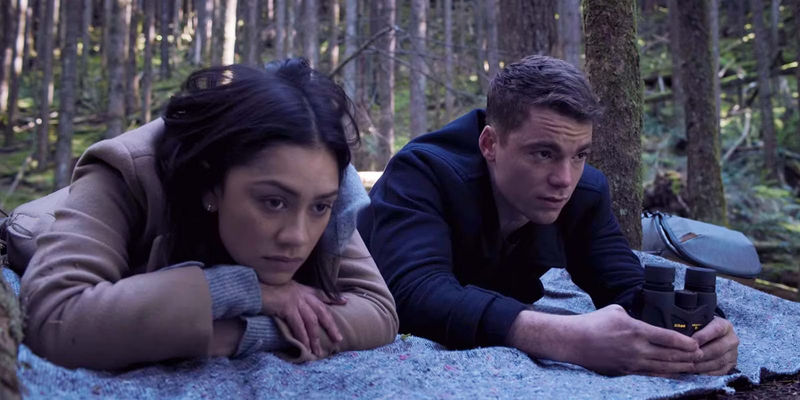 Luciane Buchanan as Rose Larkin and Gabriel Basso as Peter Sutherland in The Night Agent season 1 episode 3