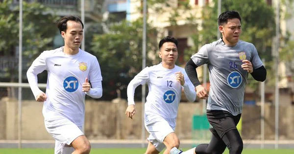 Sức Mạnh Trở Lại: Câu Lạc Bộ Bóng Đá Khai Xuân 2024
