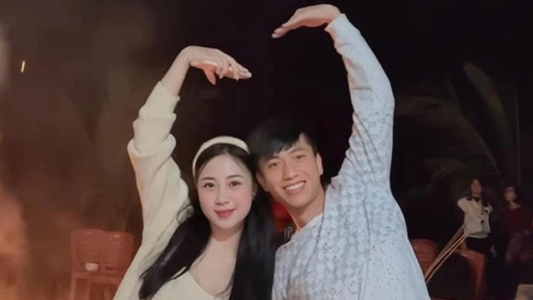 Bí mật 'nóc nhà' của Phan Văn Đức và vợ Nhật Linh