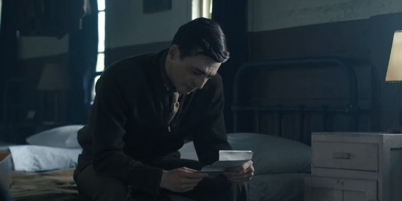 Anthony Boyle as Harry Crosby crying Masters of the Air