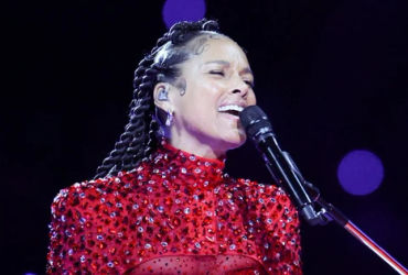 Alicia Keys tại Super Bowl: Bài hát đầy tranh cãi và sự thượng hạng của một nghệ sĩ