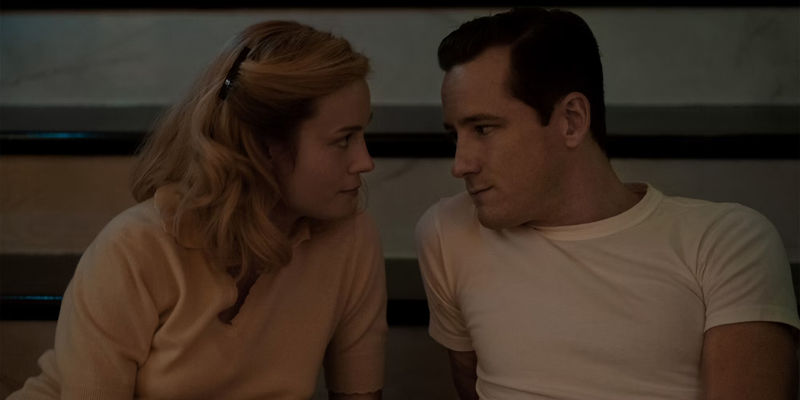 Brie Larson As Elizabeth Zott & Lewis Pullman As Calvin Evans In Lessons In Chemistry