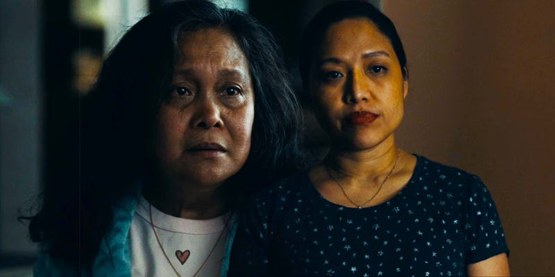 Ruby Ruiz as Essie and Amelyn Pardenilla as Puri in Expats episode 5