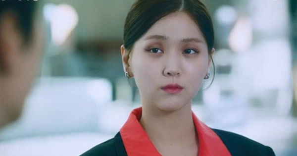 Bí mật đằng sau vẻ đẹp 'như bị đánh' của mỹ nhân Hàn Kim Ji Eun