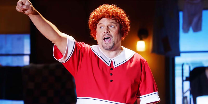 Jason Alexander as Gene Lundy in Young Sheldon season 1 episode 16 - Broadway Debut: Merrily We Roll Along