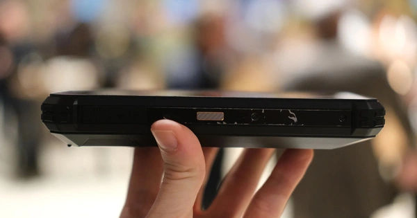 Kỳ quan công nghệ: Smartphone pin 28.000mAh - Thiết bị không thể phủ nhận