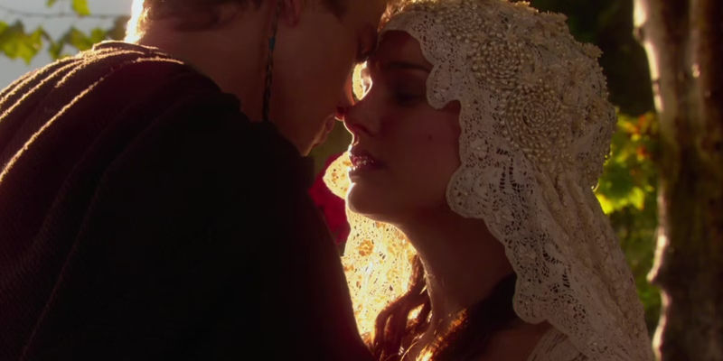 Padme and Anakin getting married about to kiss in Star Wars: Episode II - Attack of the Clones - Star Wars Has Never Explained Why Padmé Forgave Anakin So Easily