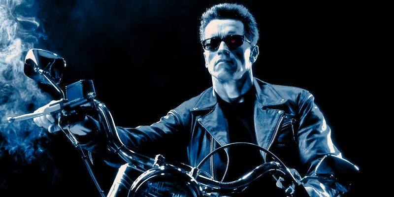 Arnold Schwarzenegger as the T-800 on a motorcycle in terminator 2 - Director: James Cameron