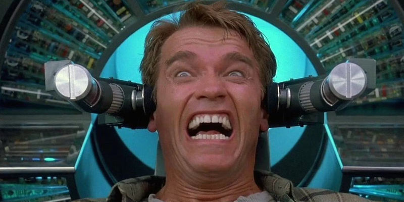 Arnold Schwarzenegger in the Rekall machine in Total Recall - Director: Paul Verhoeven