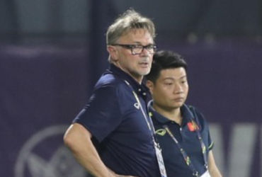 Những Bí Mật Bên Trong Đội Tuyển Việt Nam Dưới Thời HLV Troussier