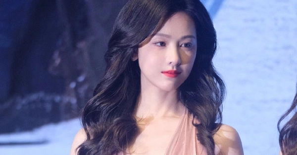 Bí mật nhan sắc của 'Nữ thần cameo' khiến fan mê mẩn