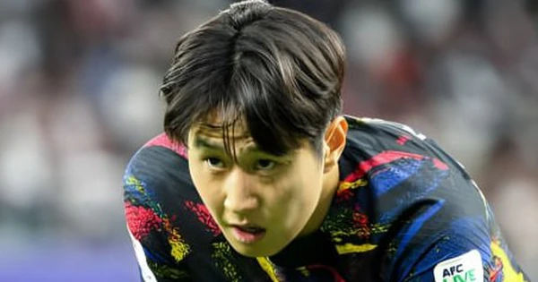 Nhân viên đội tuyển Hàn Quốc trộm áo đấu: Bê bối gây sốc