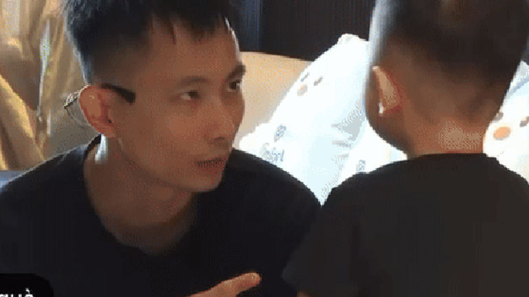 Bí mật của Rhymastic: Cách giải quyết khóc nấc của con trai khiến người xem sững người